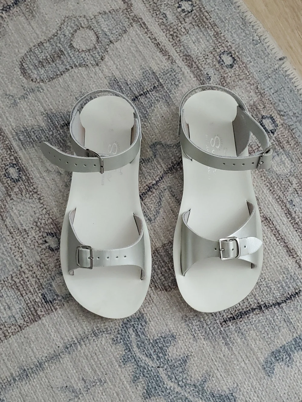 Sun-San Surfer Silver Leather Water Friendly Kids Buckle Sandals Shoes Sz2